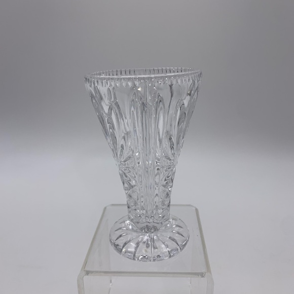 GENUINE 24% LEAD CRYSTAL Small 4” Footed Vase Diamond Point Palm Pattern Germany - Picture 2 of 7